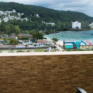 The Penthouse At Turtle Towers Apartment Ocho Rios